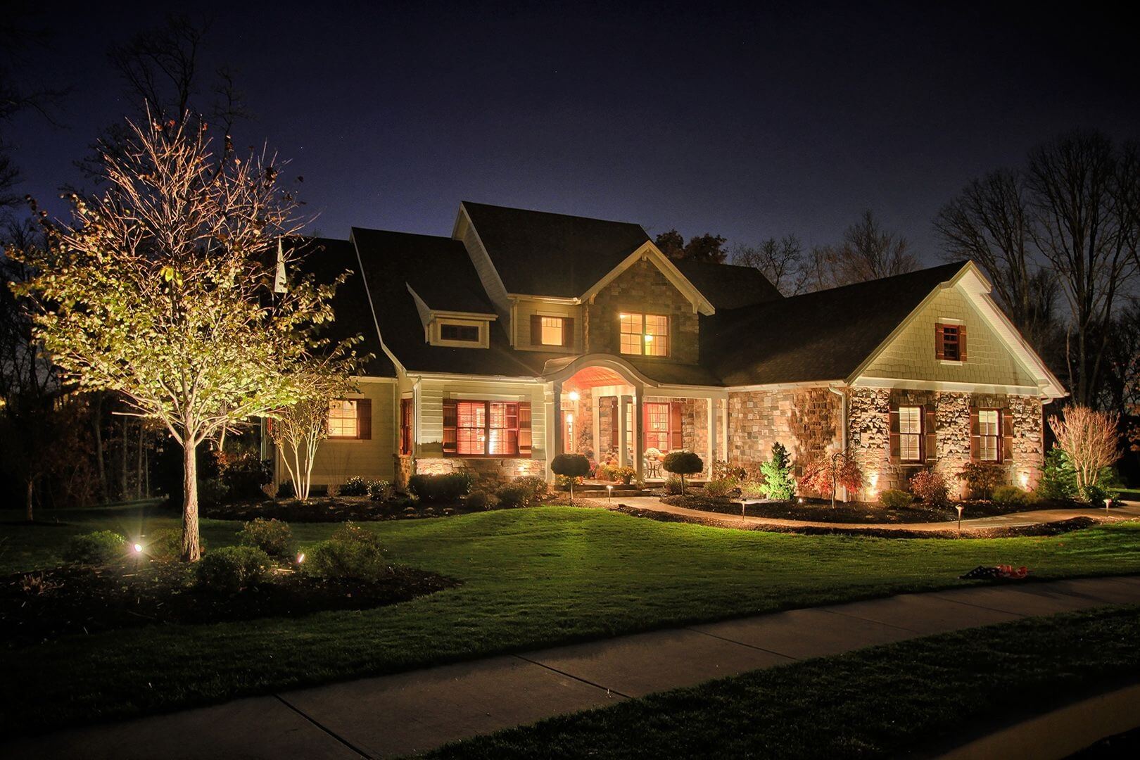 Elevate Your Outdoor Oasis with SUNVIE's All-In-One Low Voltage Landscape Lighting Kits